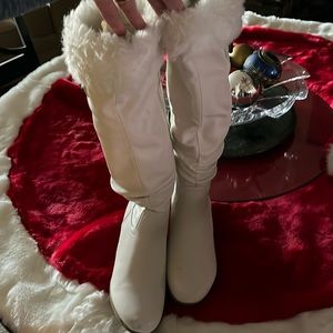 Midnight Velvet Crème Color Platform Fur-Lined Boots